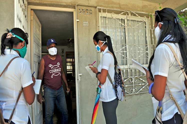 Díaz-Canel exalta aporte de jóvenes a vida socioeconómica de Cuba.