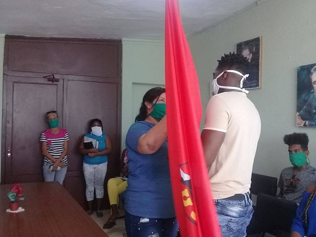 Constituyen destacamentos juveniles Ahorra Ahora.