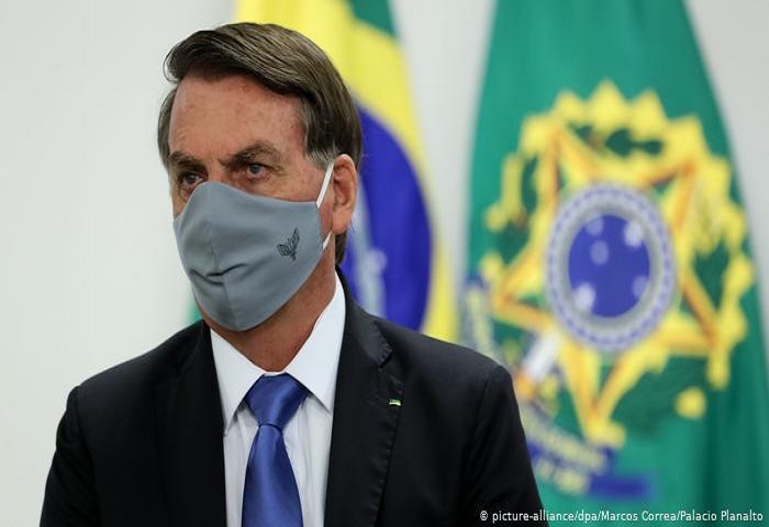 Brasil: Bolsonaro aparentó tener COVID-19 para promocionar cloroquina.