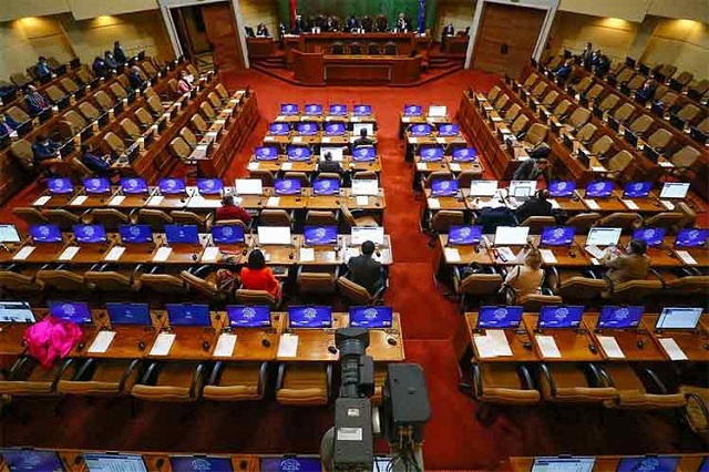 Cámara de diputados de Chile propina dura derrota al gobierno.