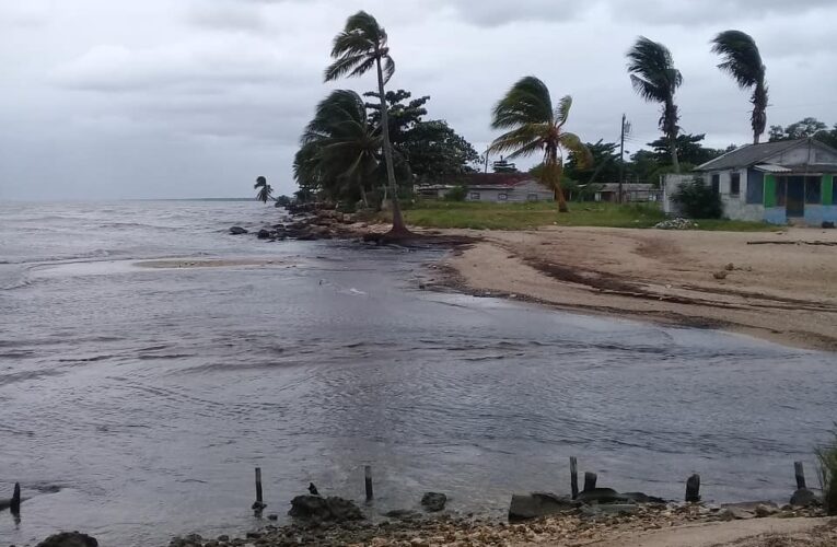 Interrumpen estancia de vacacionistas en Playa Mayabeque