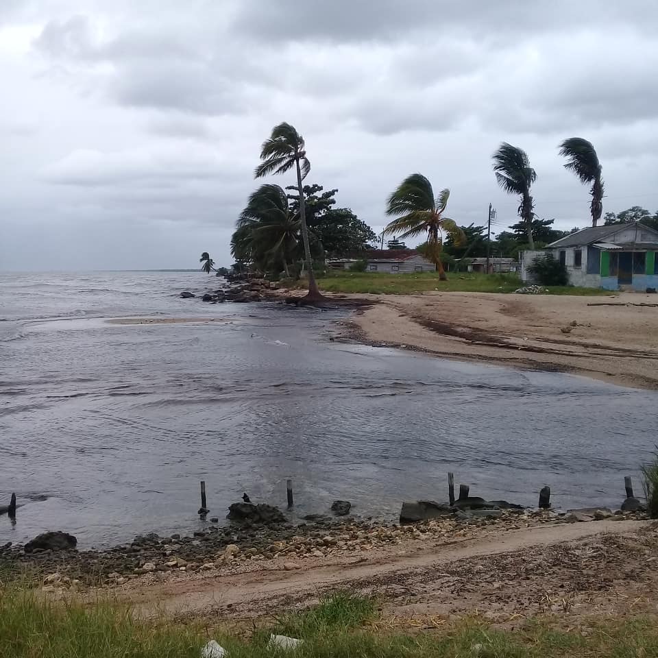 Interrumpen estancia de vacacionistas en Playa Mayabeque.