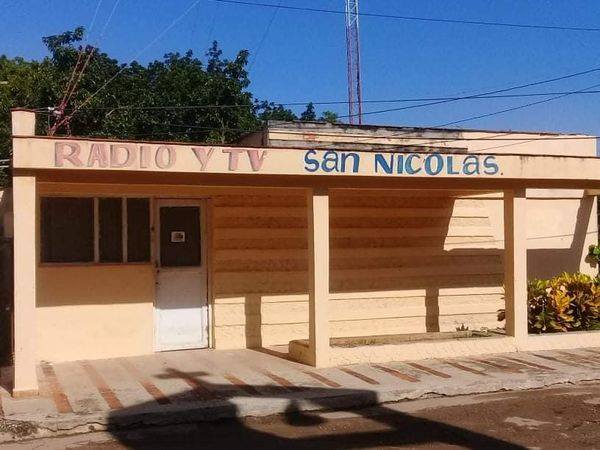 Estudio de radio de San Nicolás.