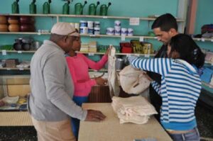 El propósito fundamental es mantener satisfecho al pueblo.
