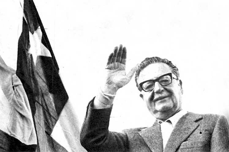 En Chile recuerdan a Salvador Allende.