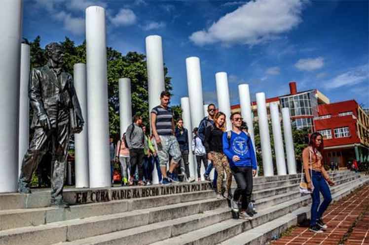 Cuban University of Informatics Sciences arrives today at 18 years old.