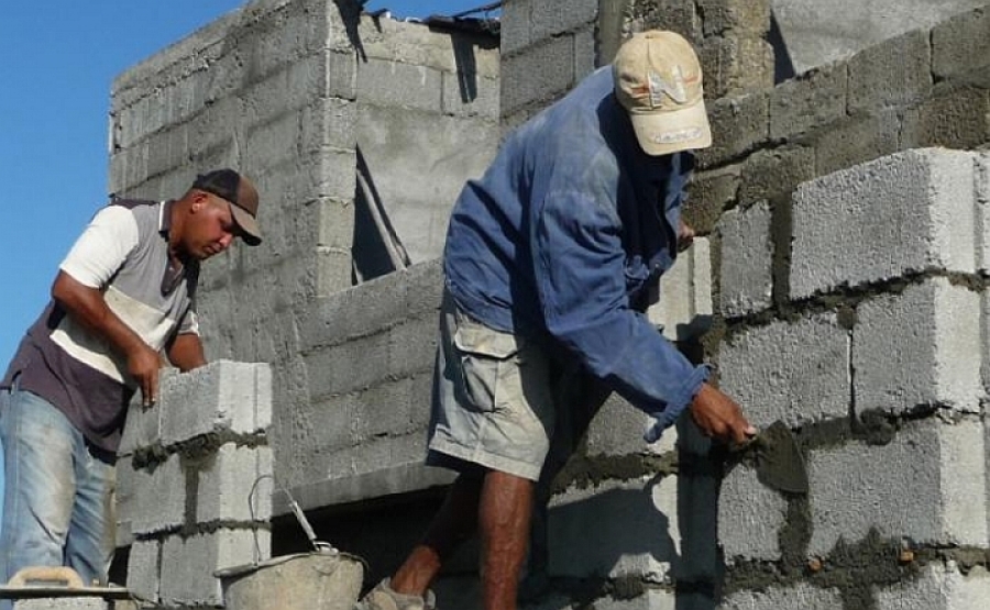 Trabajadores del sector no estatal en Madruga apoyan ejecución de obras sociales.