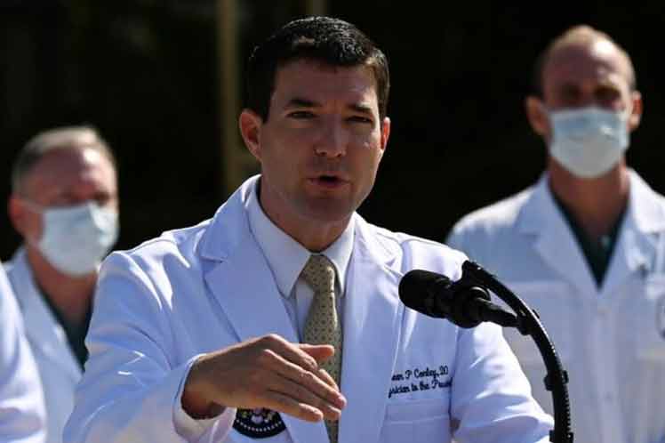 El doctor Sean Conely dijo que el gobernante Trump evolucionaba favorablemente. Foto: Prensa Latina