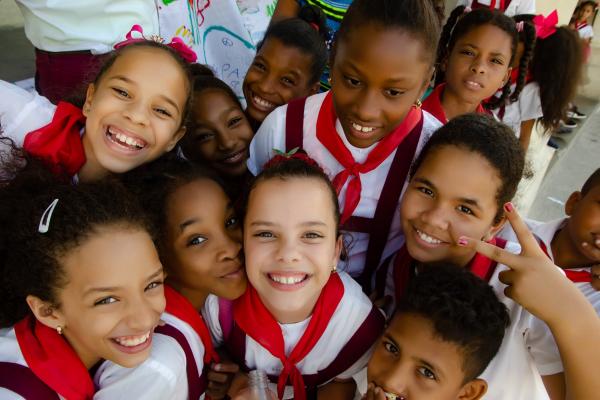 Las acciones incluyen la observancia de los menores en la escuela y en la comunidad.