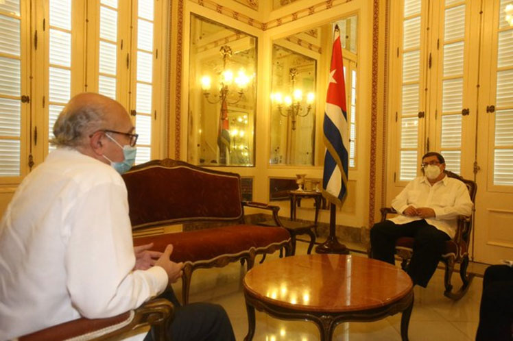 Foreign Minister of Cuba receives Spanish Ambassador to the island.