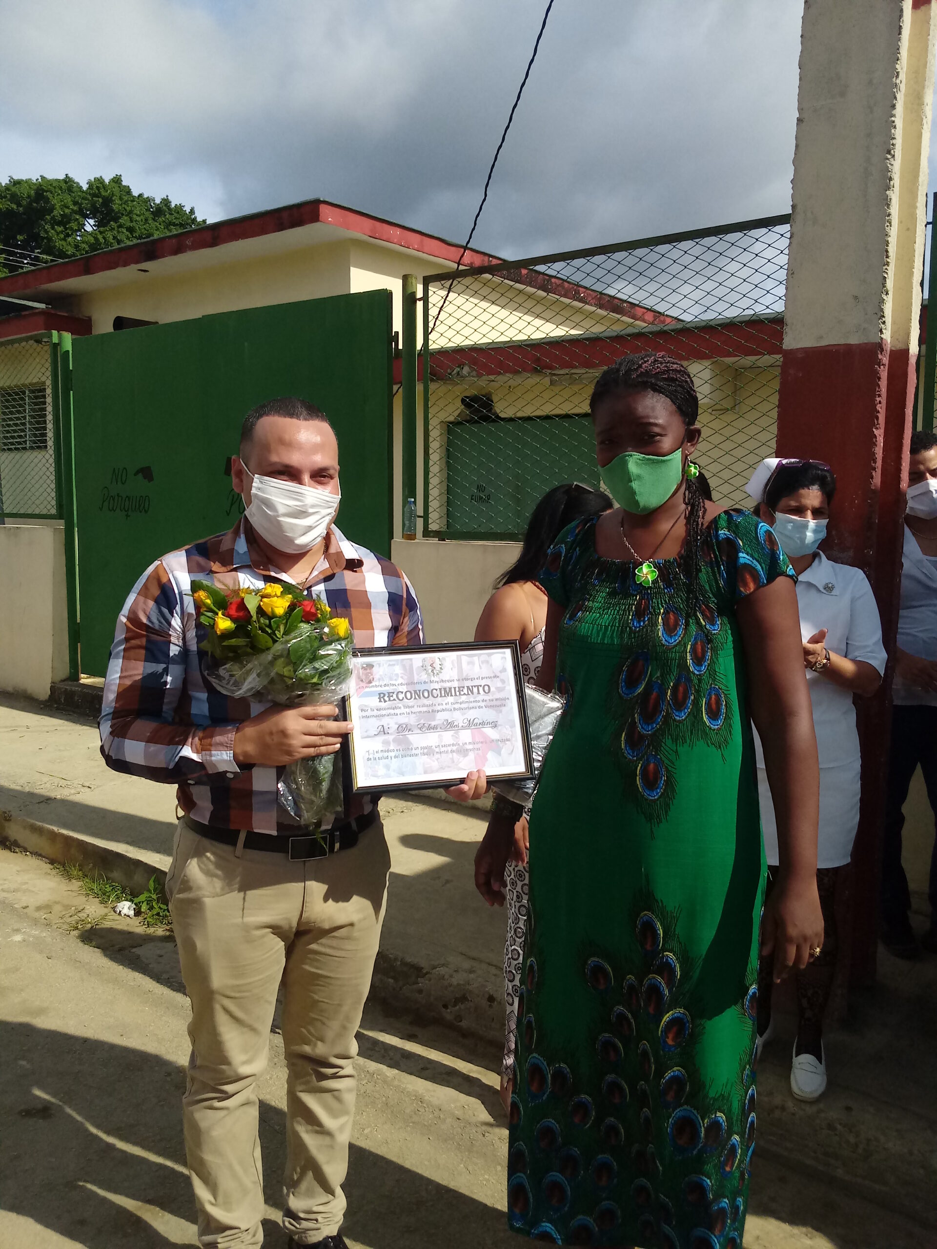 Reciben en Mayabeque a destacado médico internacionalista.