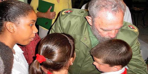 Fidel y los niños.