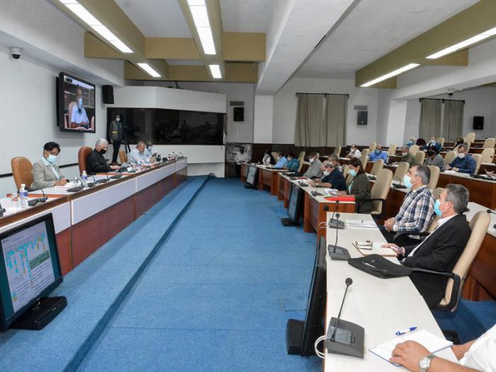 Reunión del Presidente de la República, Miguel Díaz-Canel Bermúdez con científicos y expertos. Foto: Estudios Revolución