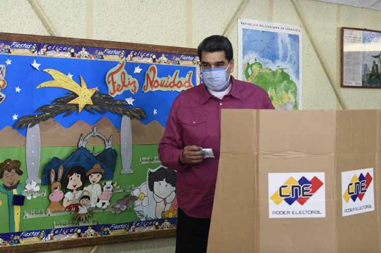 Díaz-Canel congratulates Venezuela on parliamentary elections.