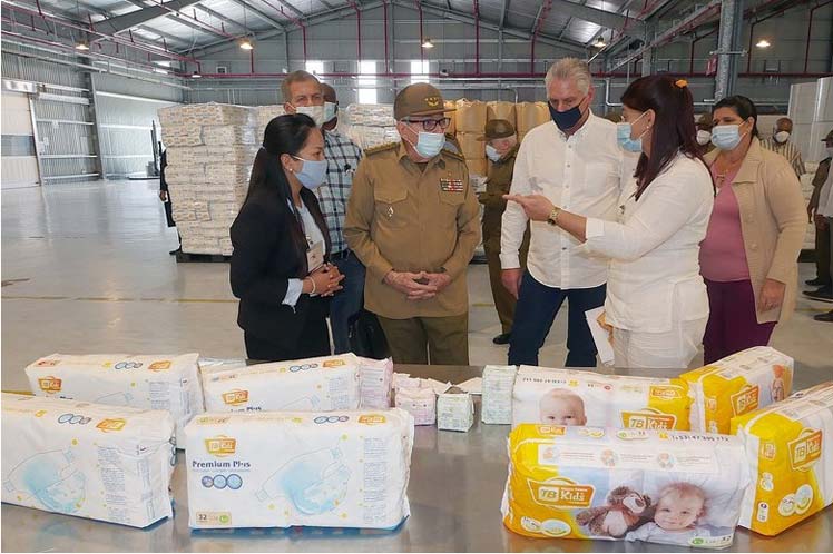 Visitan Raúl Castro y Díaz-Canel enclave estratégico de Cuba.