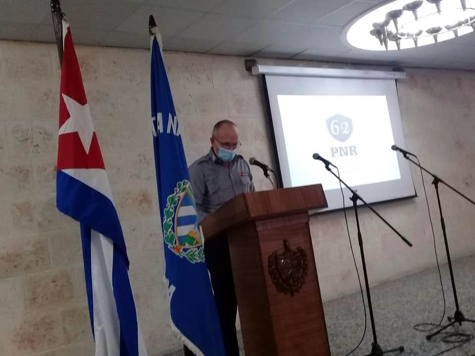 Envía Ministro del Interior felicitación a la Policía Nacional Revolucionaria.