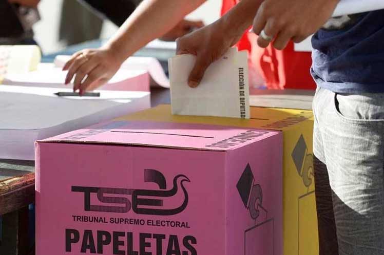 Unos 5,3 millones de salvadoreños están llamados a elegir este domingo a los 84 diputados a la Asamblea Legislativa. Foto: Prensa Latina