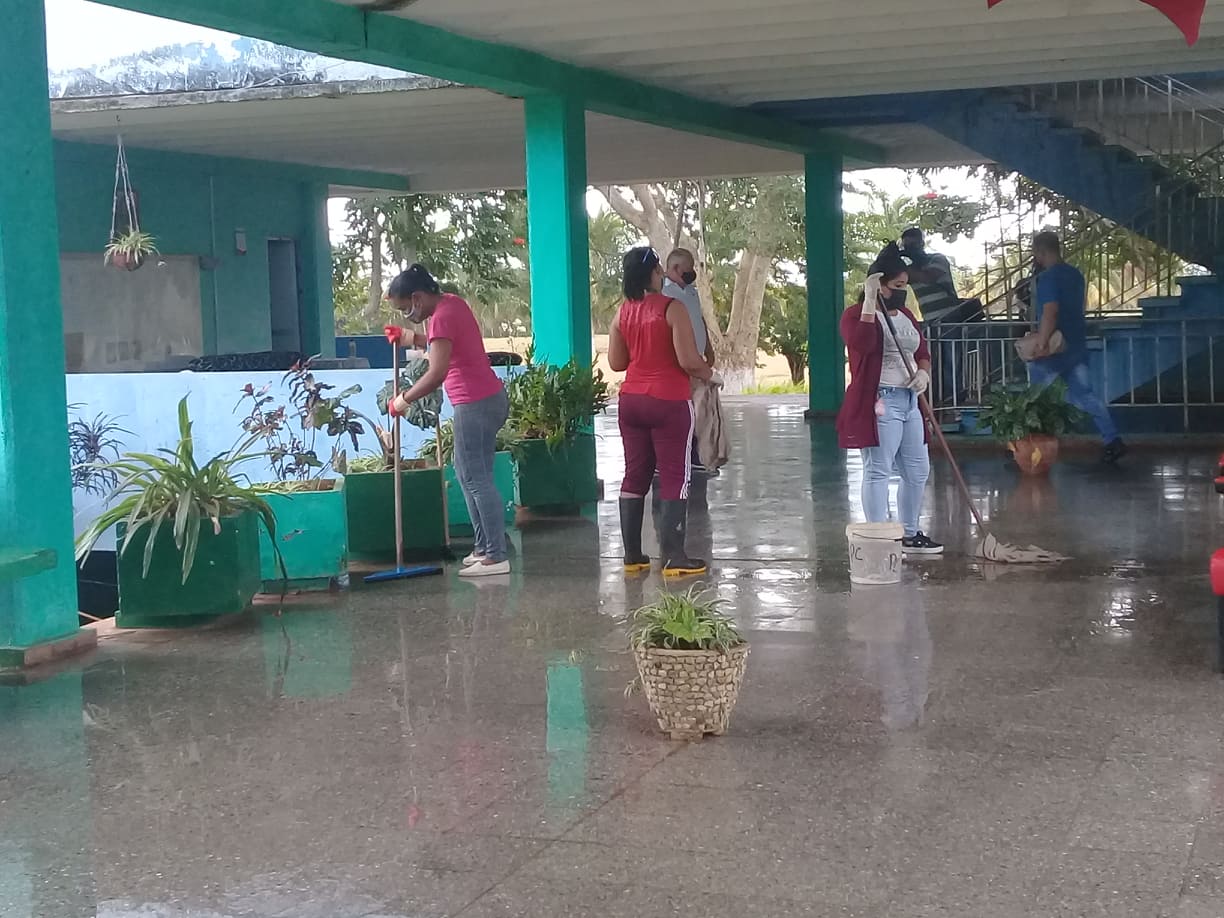 Educadores de Mayabeque apoyan tareas del enfrentamiento ala Covid-19. Foto: Cortesía de la autora