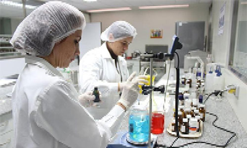 Industria cubana abocada a sustituir importaciones de químicos. Foto: Agencia Cubana de Noticias