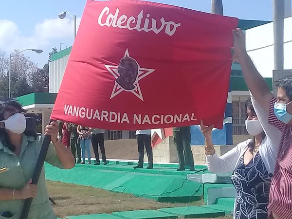 Centro Nacional de Biopreparados recibe condición de Colectivo Vanguardia Nacional.