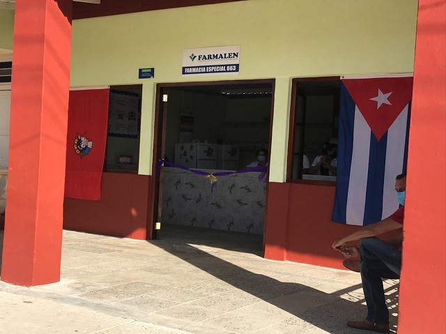 El rostro de la farmacia 633 cambió radicalmente.