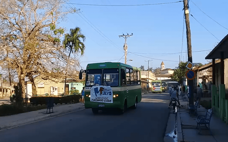 Transportistas de Jaruco festejan el Primero de Mayo.