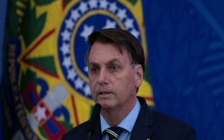 Fiscalía de Brasil pide investigar presupuestos de Bolsonaro.