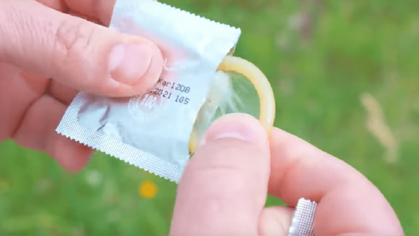 Al no usar el condón aumentamos el riesgo de Infecciones de Transmisión Sexual.