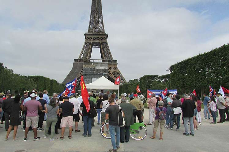 Condenan en Francia bloqueo contra Cuba.