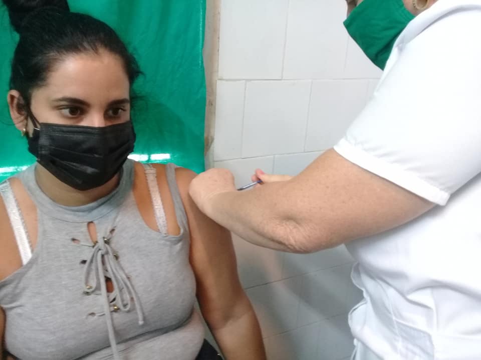 Intervención sanitaria en Jaruco con el candidato vacunal Abdala.