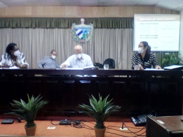 Cabrisas estuvo acompañado por las máximas autoridades política y de gobierno en la provincia.