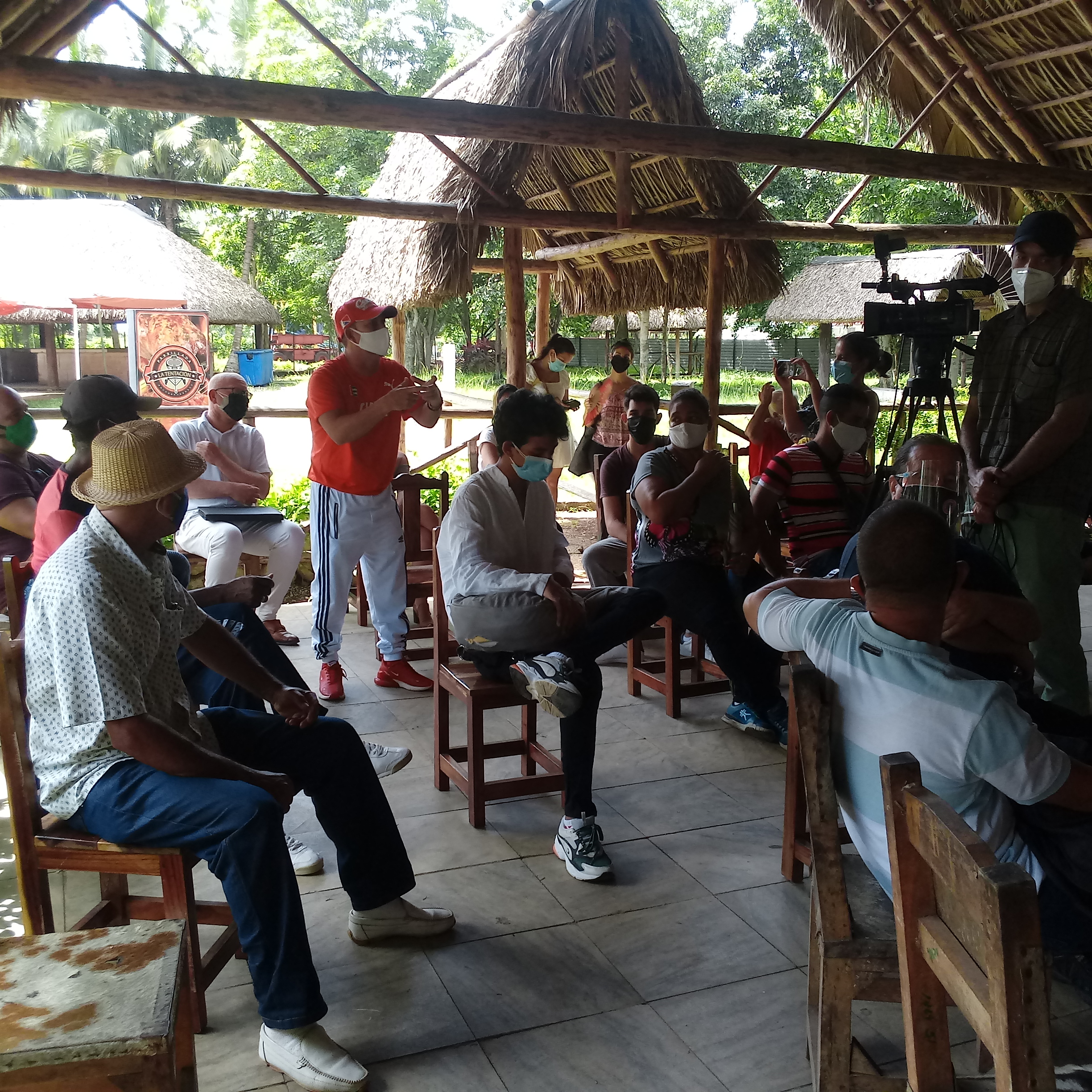 Mayabeque authorities exchange with artists and intellectuals about their position in the current Cuban political context.