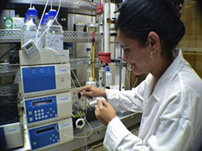 Unidad Empresarial de Base Bioprocesos Cuba 10 trabaja en el desarrollo de una gran gama de productos destinados a la agricultura.