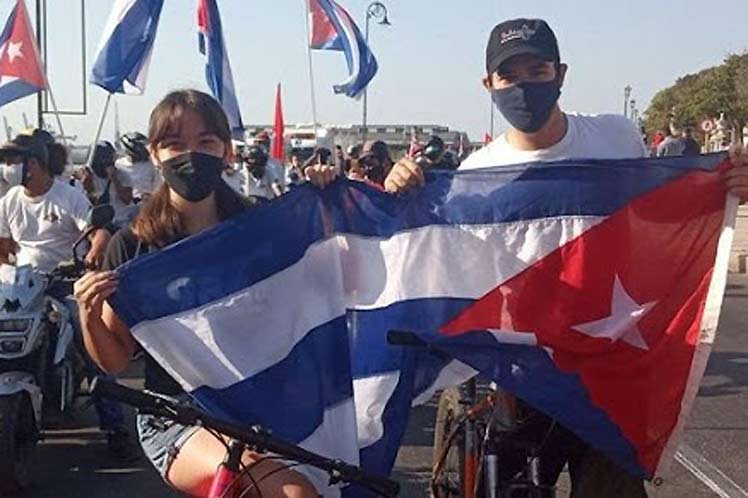 Cuba en caravana por la paz, el amor y la solidaridad.