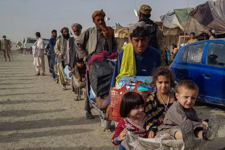 Vaticinan medio millón más de refugiados de Afganistán.
