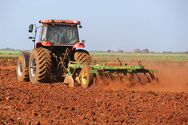 In Mayabeque farmes prepare land for the cold season.