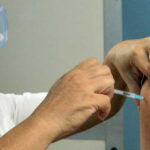 La campaña de vacunación incluye a 6 mil 37 pacientes locales. Foto: MINSAP