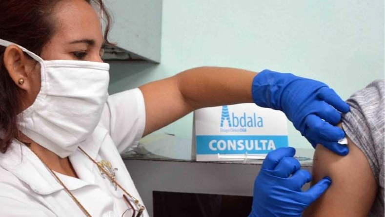 30 por ciento de la población cubana recibió ya las tres dosis del esquema de vacunación.