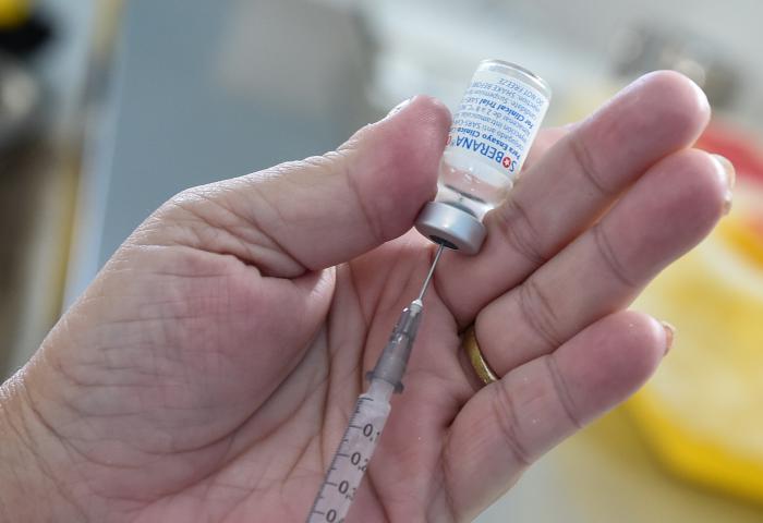 Vacunación completa para los que tuvieron síntomas leves de COVID-19.