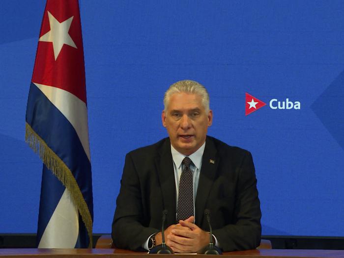 Nuestros enemigos deben tener claro que no entregaremos la Patria y la Revolución que varias generaciones de patriotas nos legaron de pie, aseguro el presidente cubano.