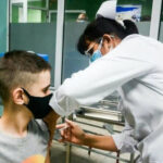 En estos momentos enfrentan de conjunto la vacunación en edades pediátricas.