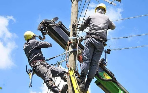 Labores de mantenimiento en circuitos eléctricos.