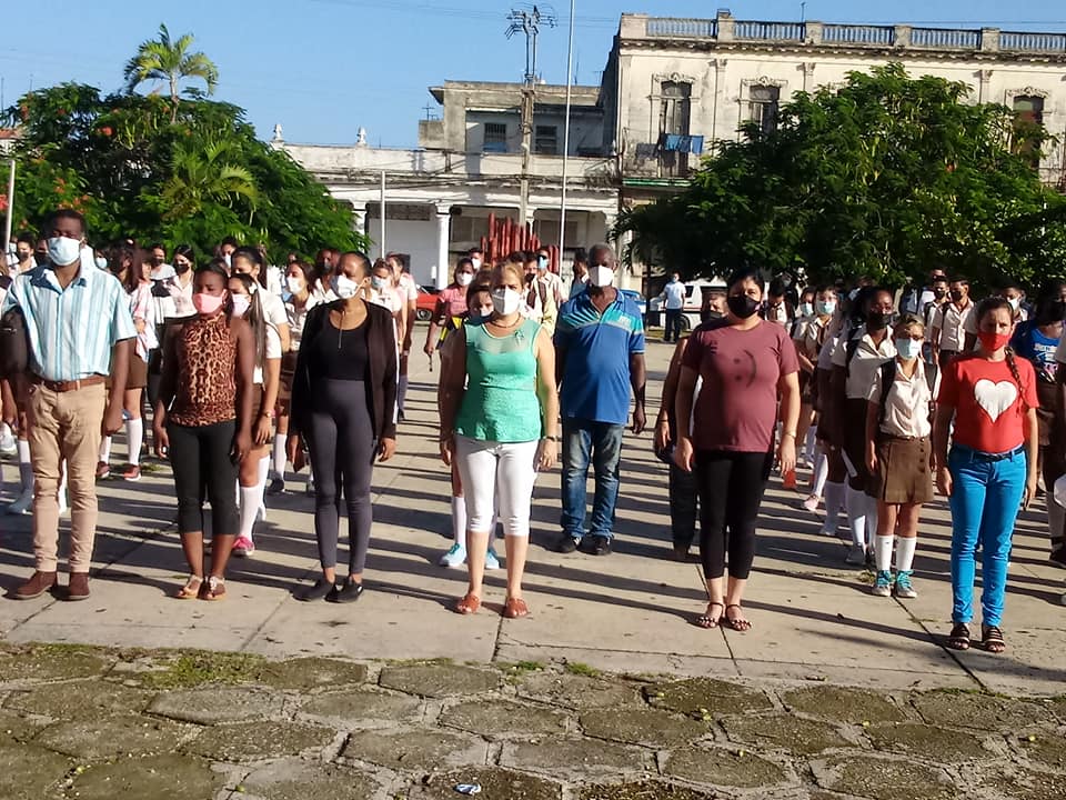 Jóvenes de Mayabeque rindieron tributo a las víctimas del crimen de Barbados.