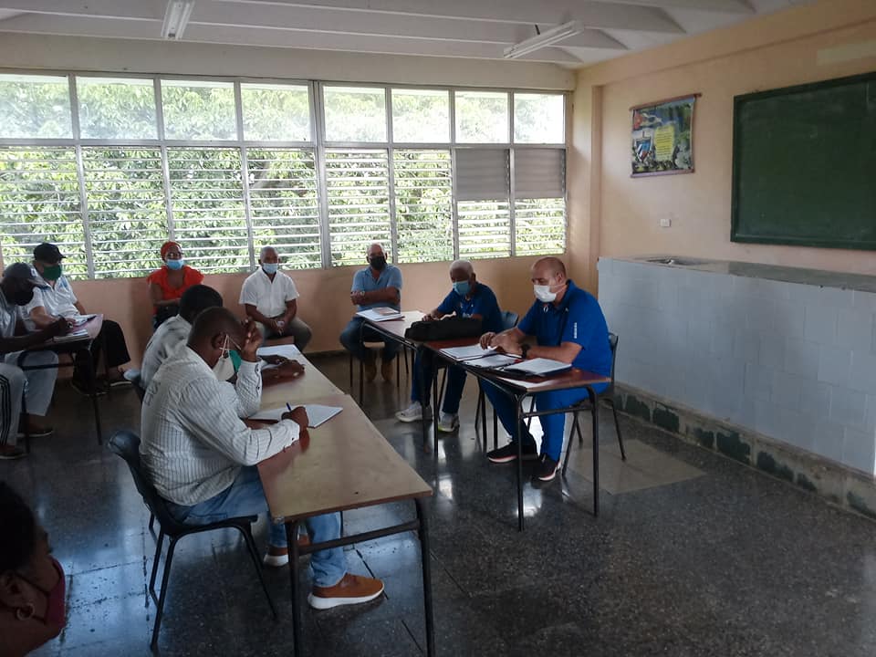 Vice-president of INDER exchanges with directors and sports workers in Mayabeque.