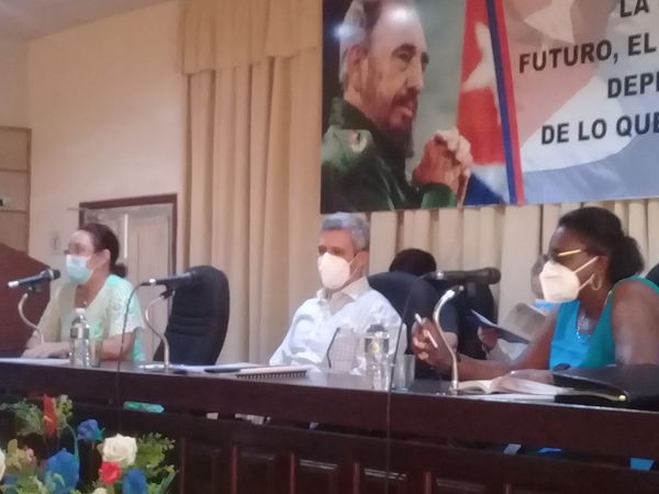 Constata Viceprimer Ministro cubano preparativos para el reinicio del curso escolar