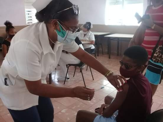 Evalúan alta efectividad de vacunas cubanas contra la Covid-19 en Güines.