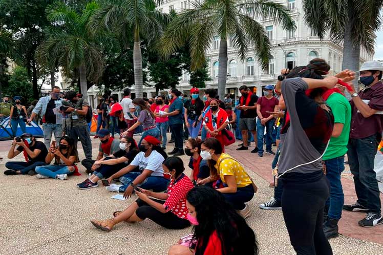 Jóvenes de Cuba ratifican oposición a injerencia externa en su país.
