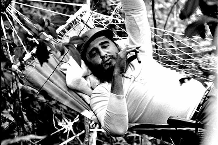 Fidel Castro era del siglo XXIII, asegura fotógrafo Roberto Salas.