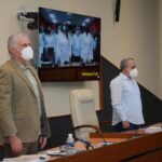 Presidente de la República de Cuba reconoció a integrantes de la Brigada Henry Reeve. Foto: Granma