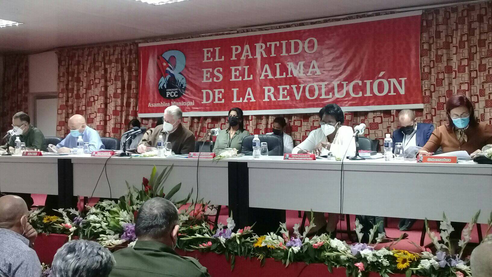 Participa Díaz-Canel en asamblea de balance del Partido en San José de las Lajas.